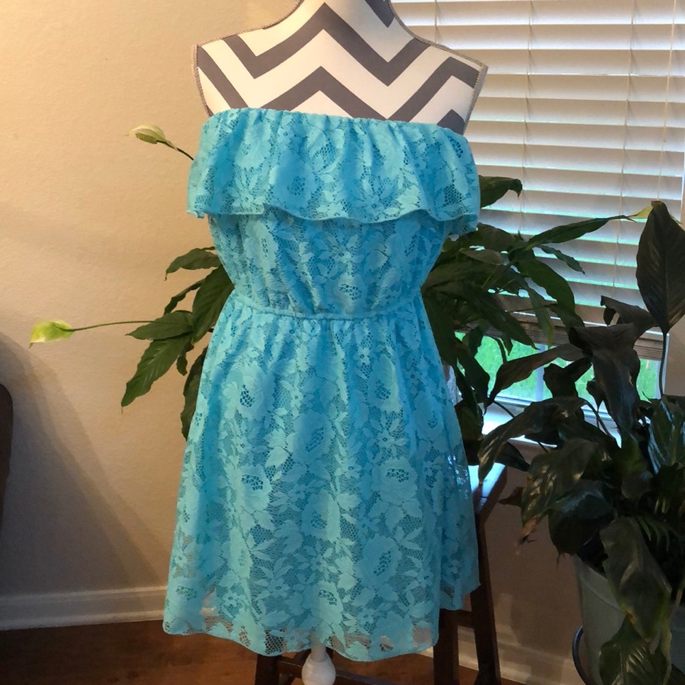 Trixxi Blue Lace Strapless Minidress with Ruffle